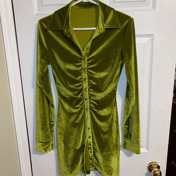Green button up dress with tags, size Medium - Picture 1 of 4